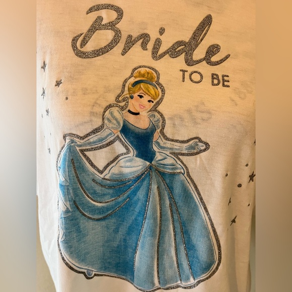NWT Disney “BRIDE TO BE” T-shirt with Cinderella in front. Size Large. - Picture 2 of 6